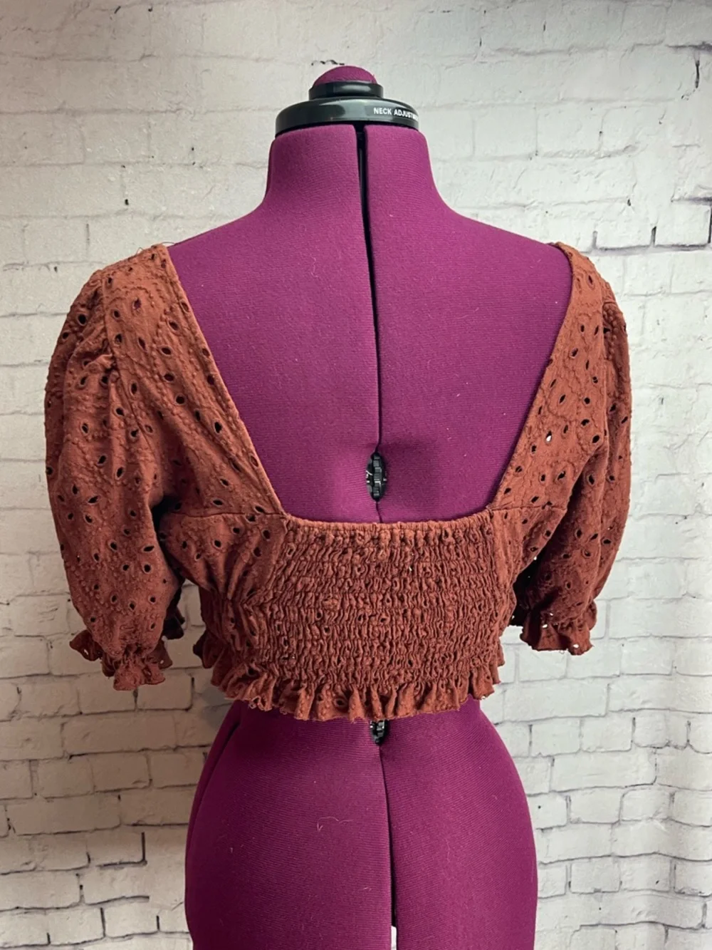 Urban outfitters size medium brown eyelet lace  crop top - Picture 6 of 6